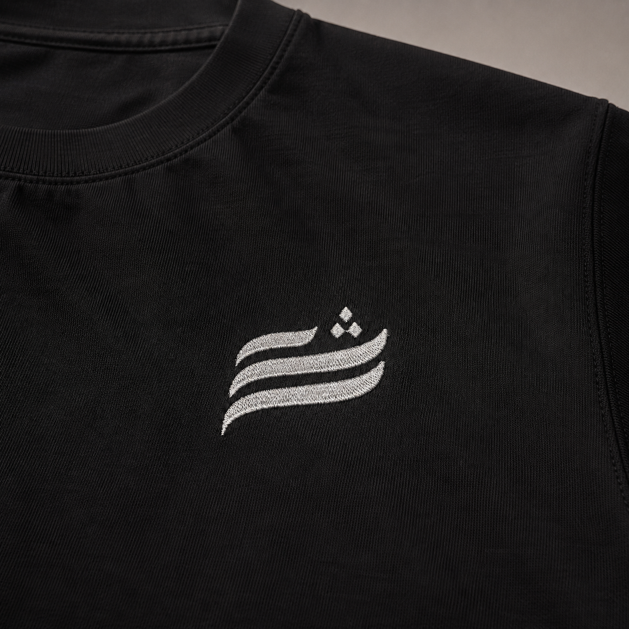 DUTHUR “وللحرية الحمراء باب” Oversize Tişört – Siyah Graphic T-shirt